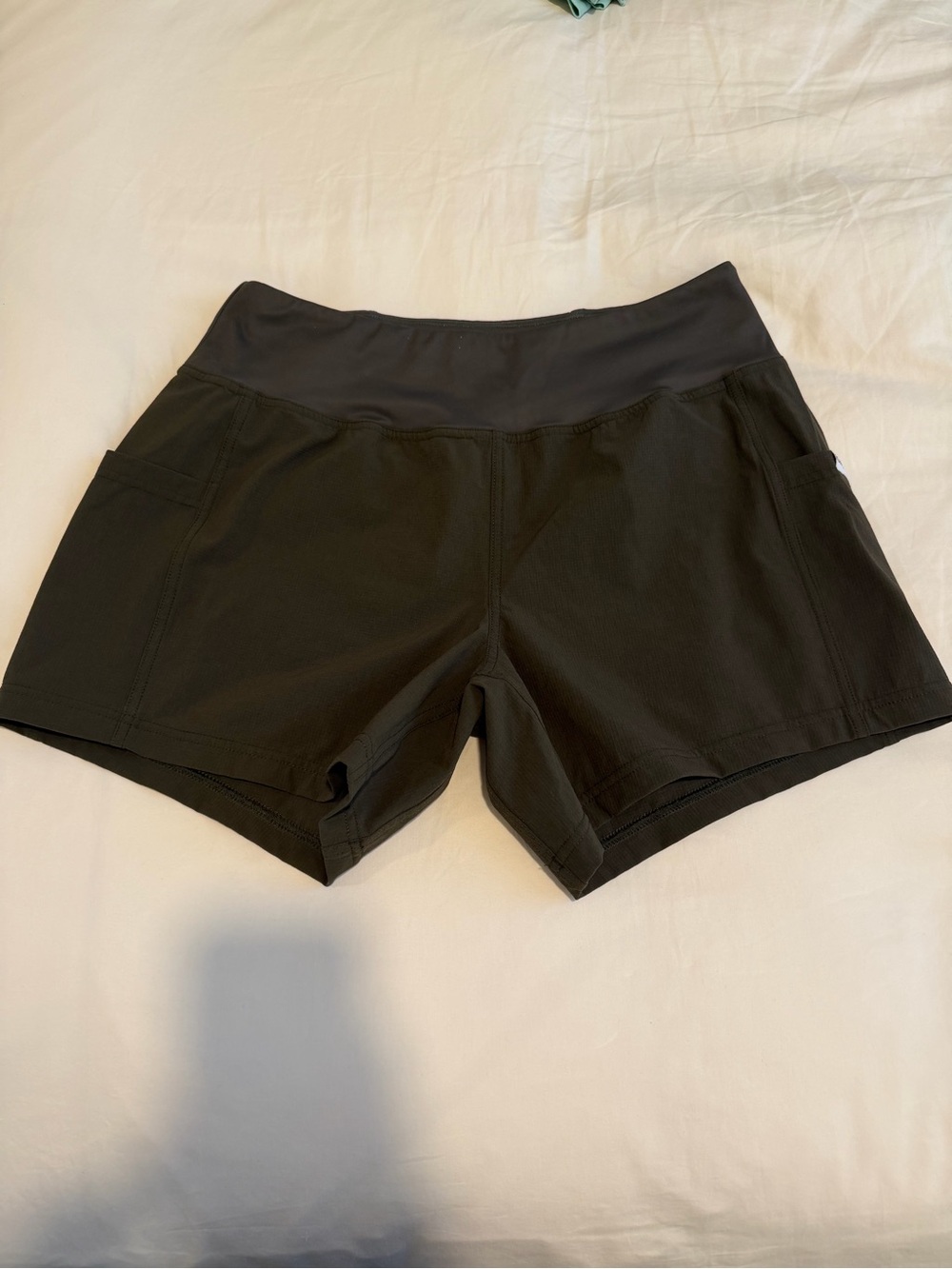 Rowde Women’s Range Short - Picture 4 of 10